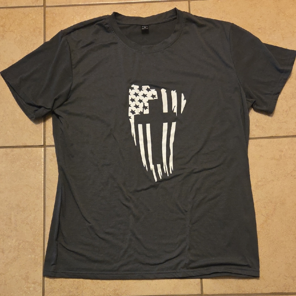 SHEIN Dark Gray Cross And Flag Graphic Tee Religious